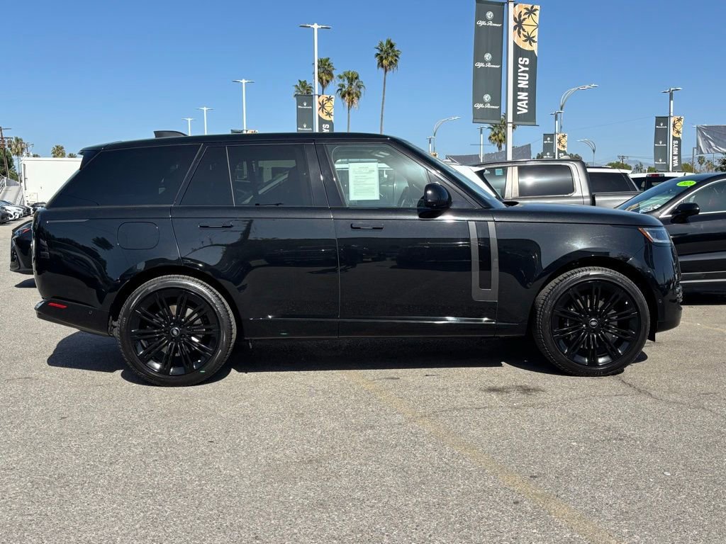 Used 2023 Land Rover Range Rover First Edition image 3
