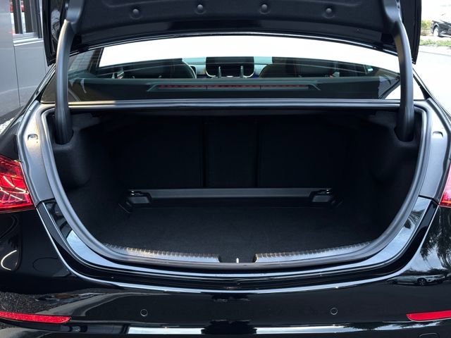 Used 2025 Mercedes-Benz C 300 4MATIC Sedan image 51