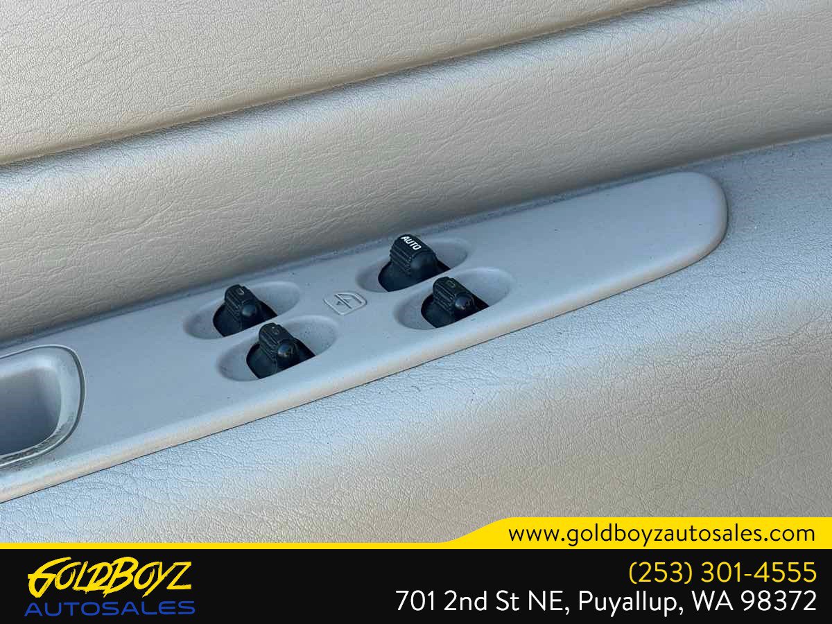 Used 2005 Chrysler Sebring Convertible FWD image 20