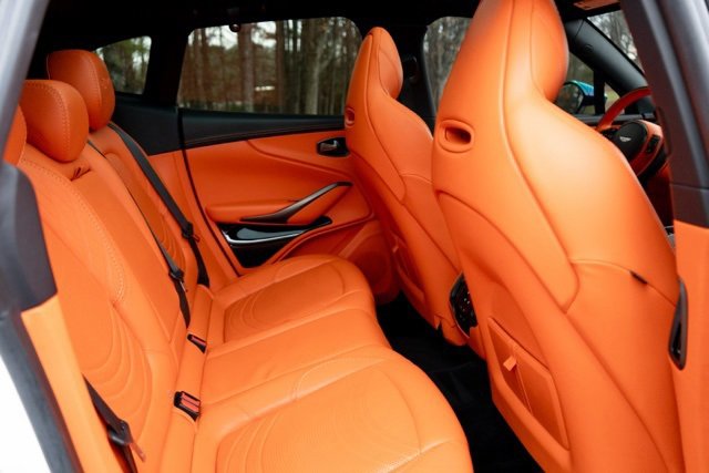 Used 2022 Aston Martin DBX image 40