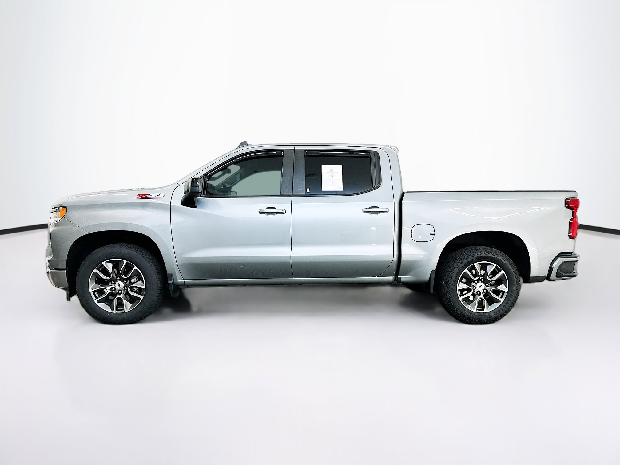 Used 2023 Chevrolet Silverado 1500 RST AWD/4WD image 4