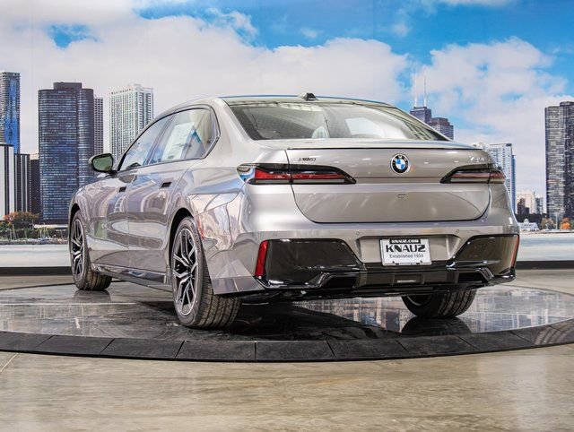 Used 2026 BMW 740i xDrive w/ Premium Package image 9