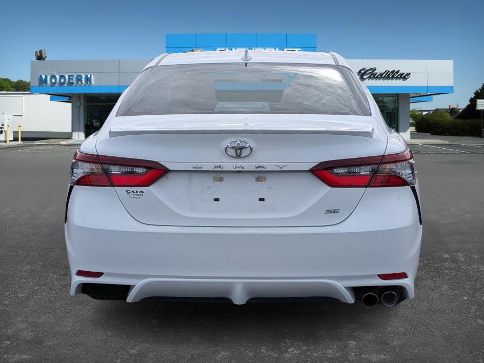Used 2022 Toyota Camry SE image 6