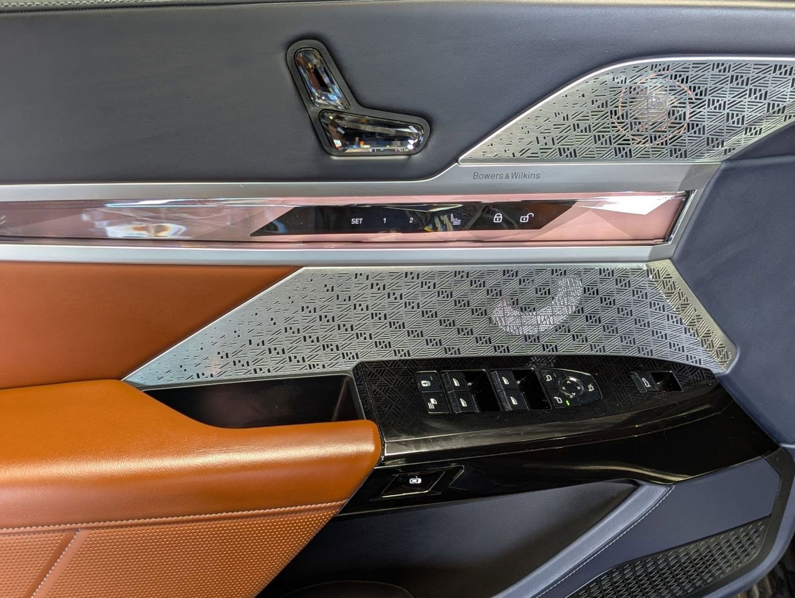 Used 2023 BMW 760i xDrive image 14