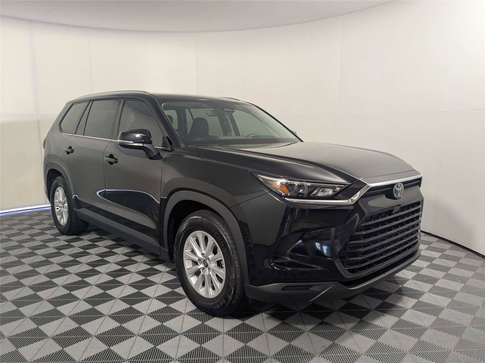 Certified 2025 Toyota Grand Highlander AWD Hybrid image 4