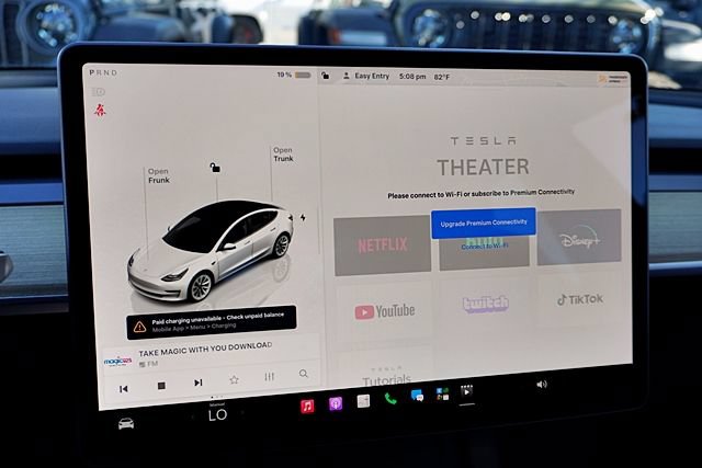 Used 2023 Tesla Model 3 Standard Range RWD image 34
