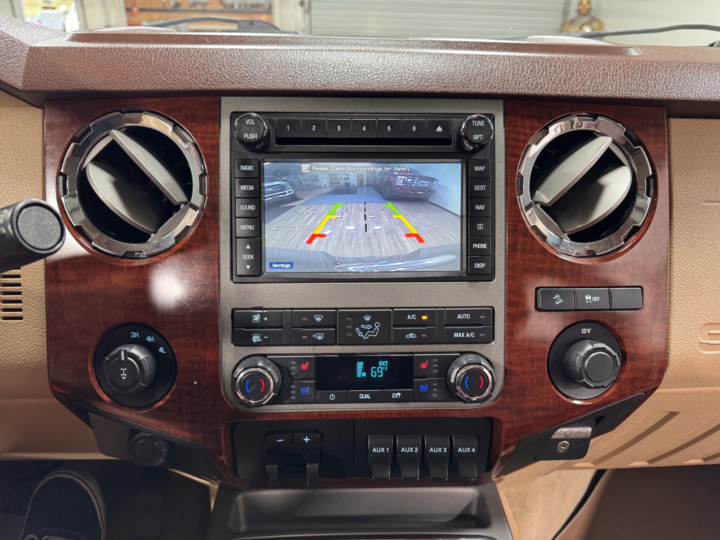 Used 2012 Ford F250 King Ranch w/ King Ranch w/Chrome Pkg image 22