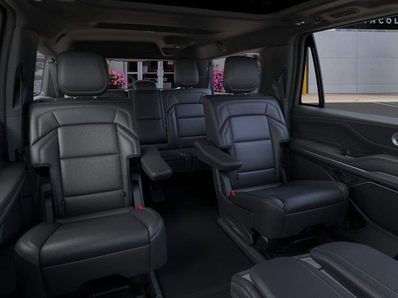 New 2026 Lincoln Navigator L Reserve AWD/4WD image 11