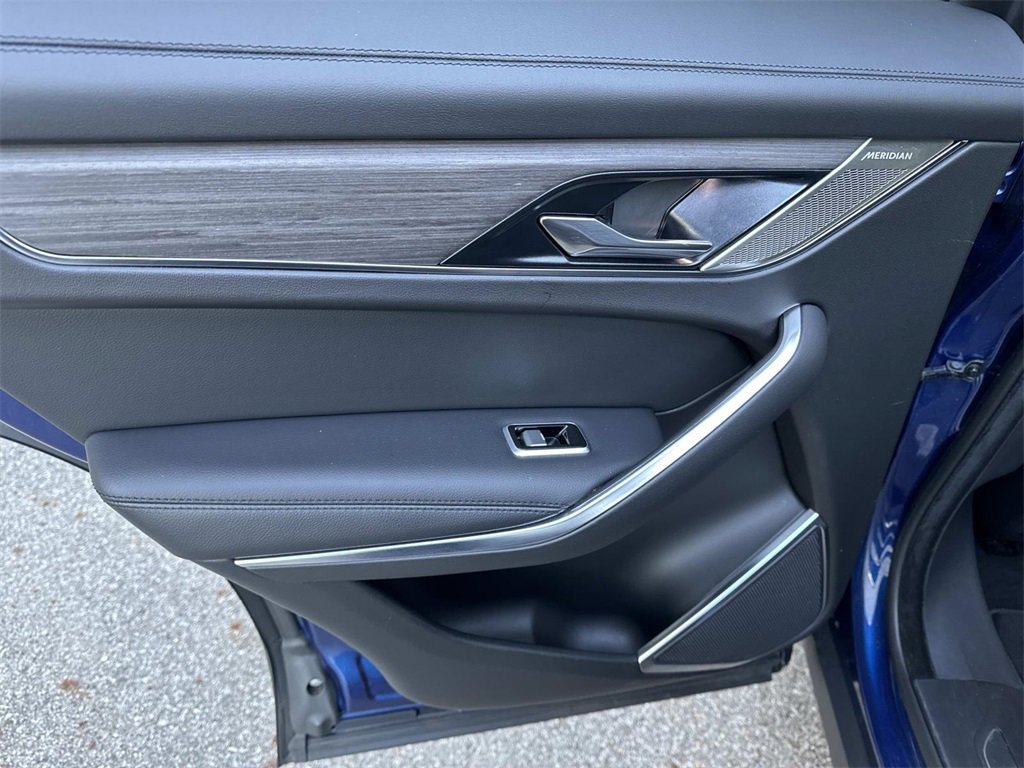 Used 2022 Jaguar F-PACE S image 11