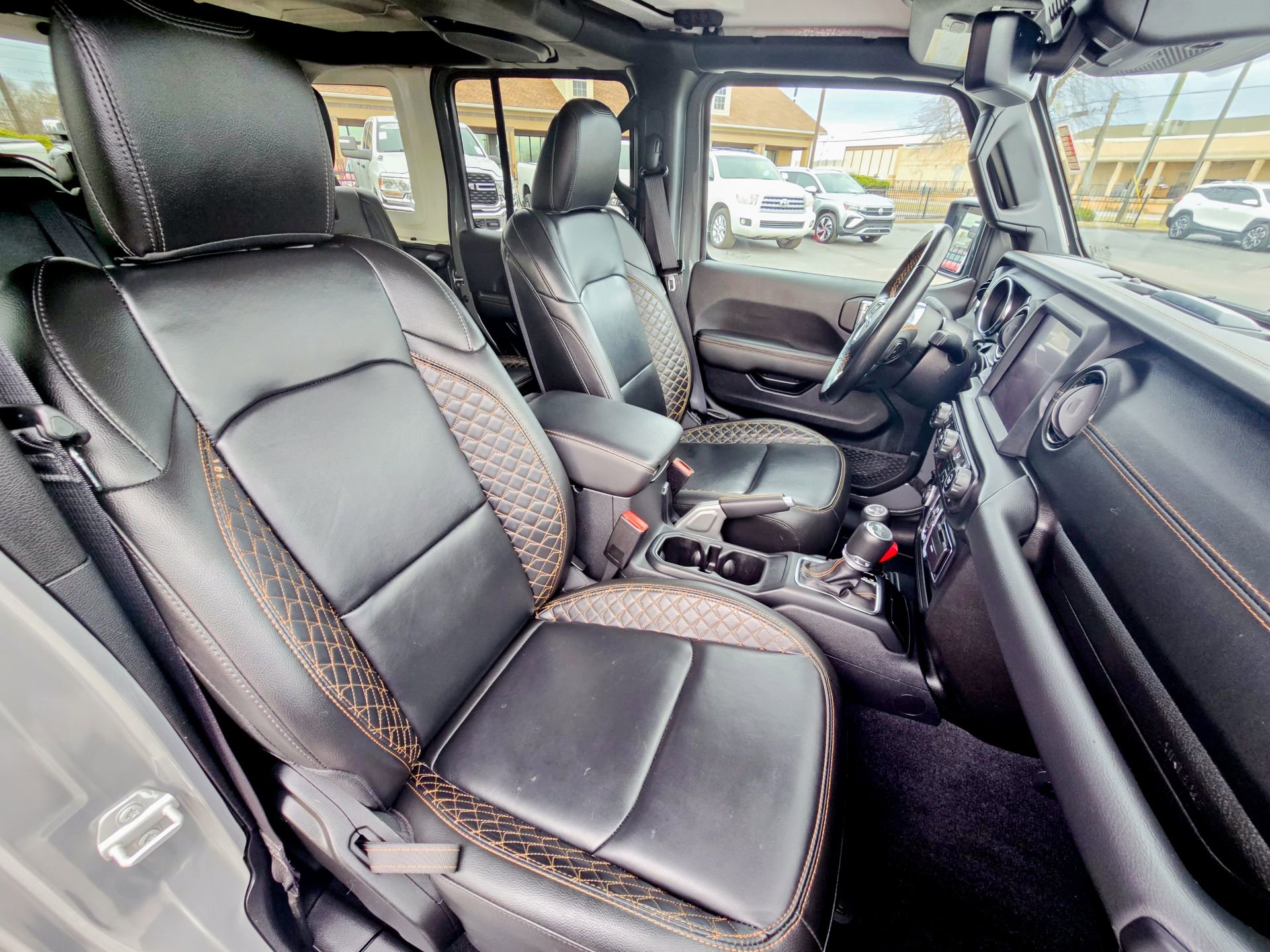 Used 2022 Jeep Wrangler Unlimited Sahara image 35