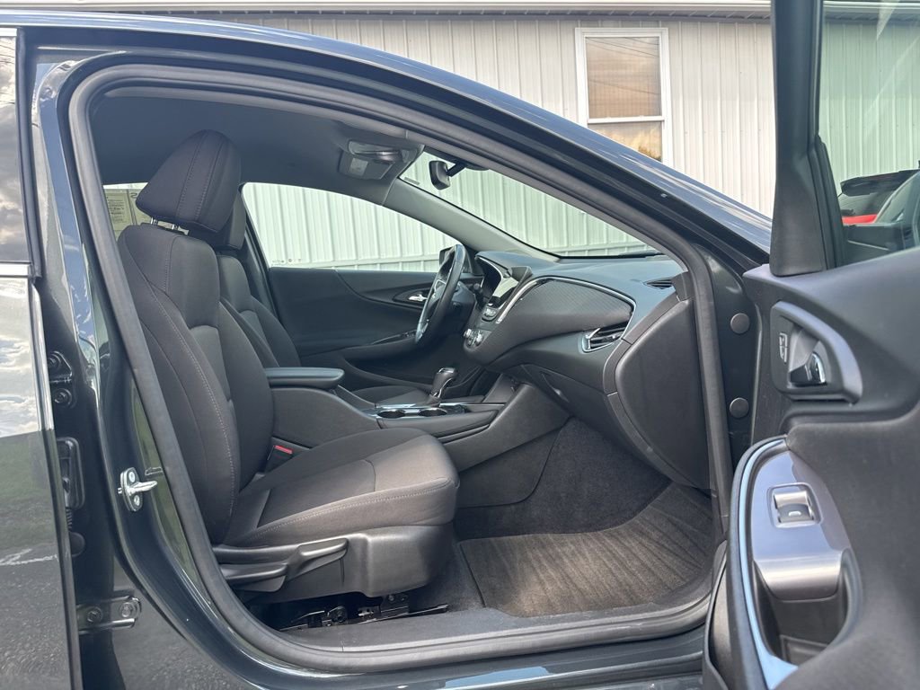 Used 2018 Chevrolet Malibu LT FWD image 21