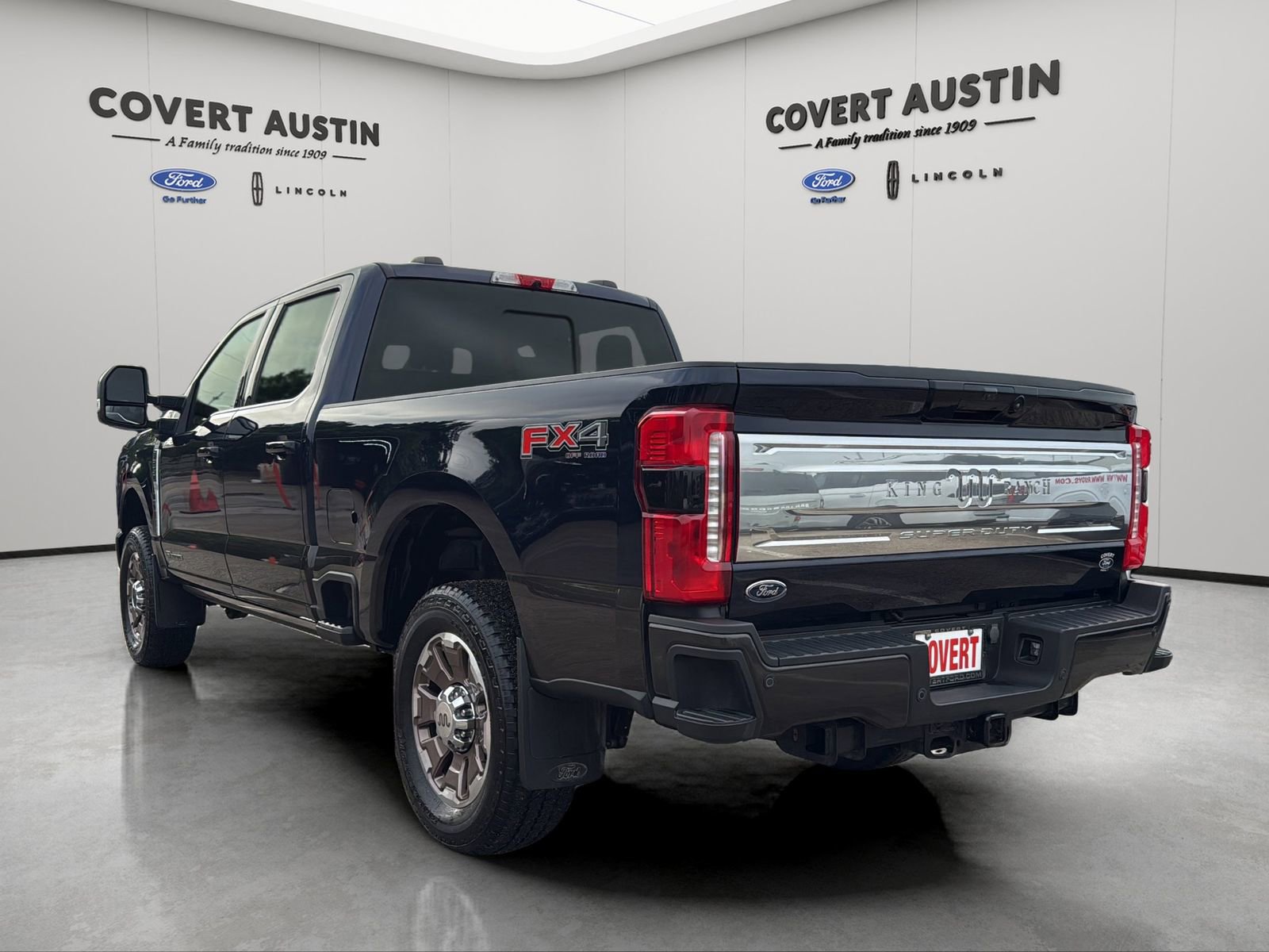 Used 2024 Ford F250 King Ranch w/ FX4 Off-Road Package AWD/4WD image 3