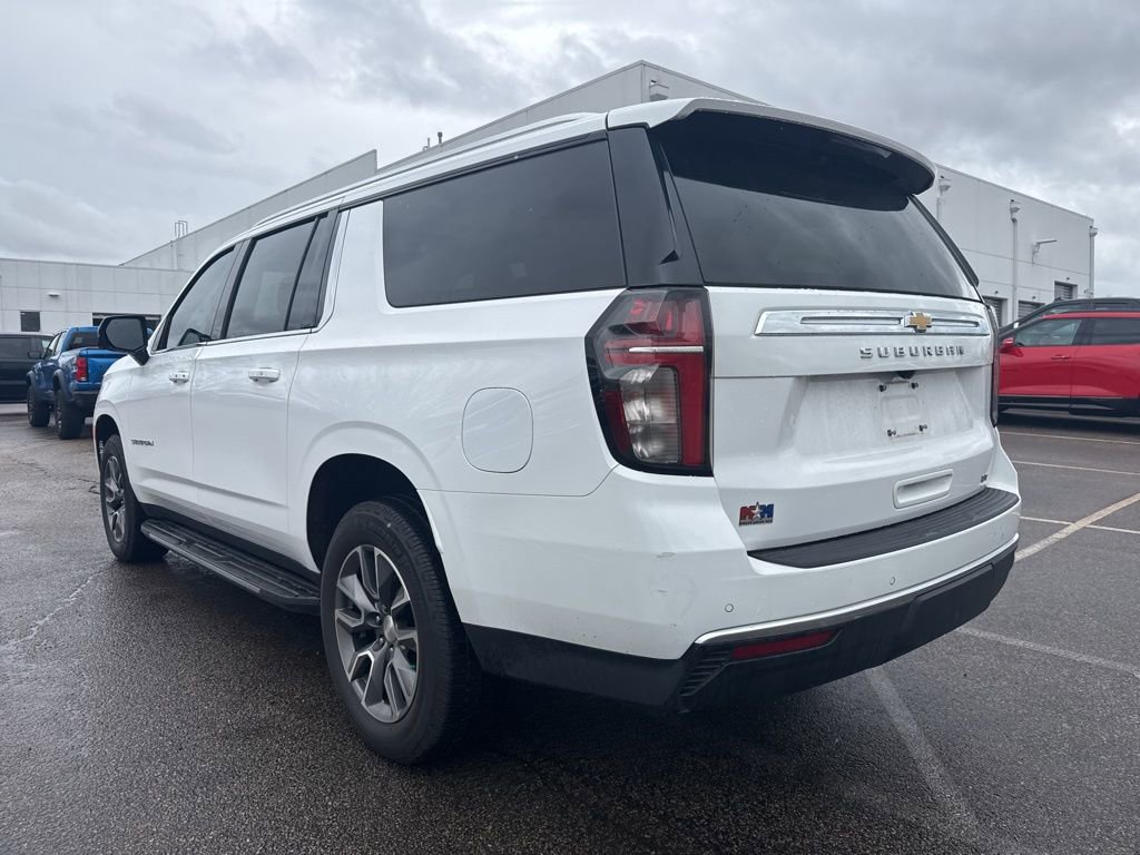 Used 2023 Chevrolet Suburban LT w/ Luxury Package image 7