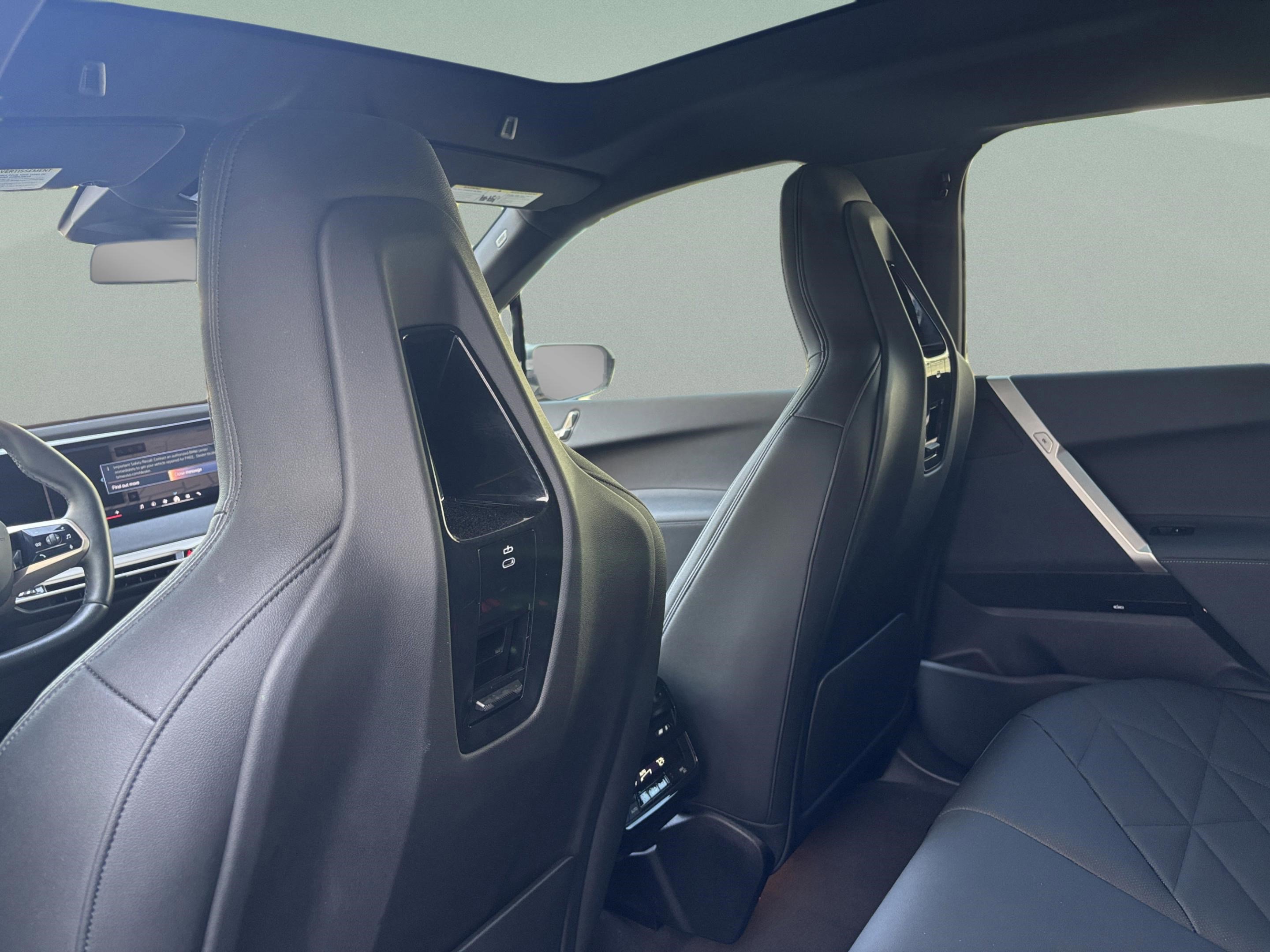 Used 2024 BMW iX xDrive50 AWD/4WD image 29