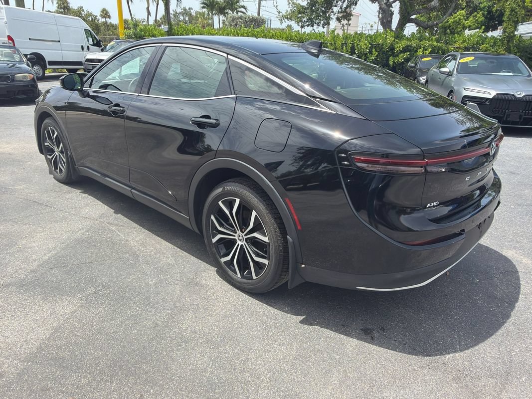 Used 2023 Toyota Crown AWD/4WD image 3