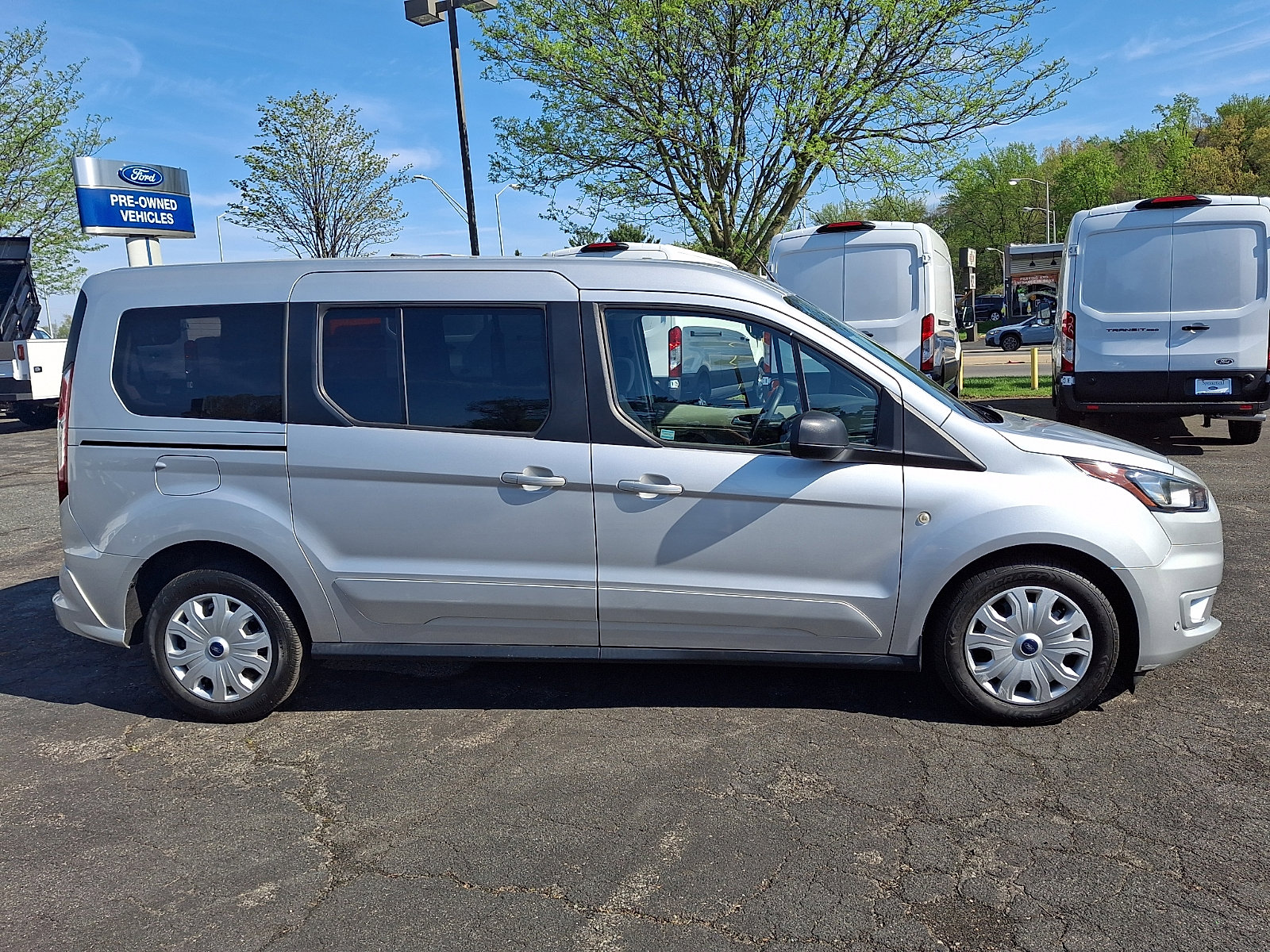 Used 2022 Ford Transit Connect XLT image 8