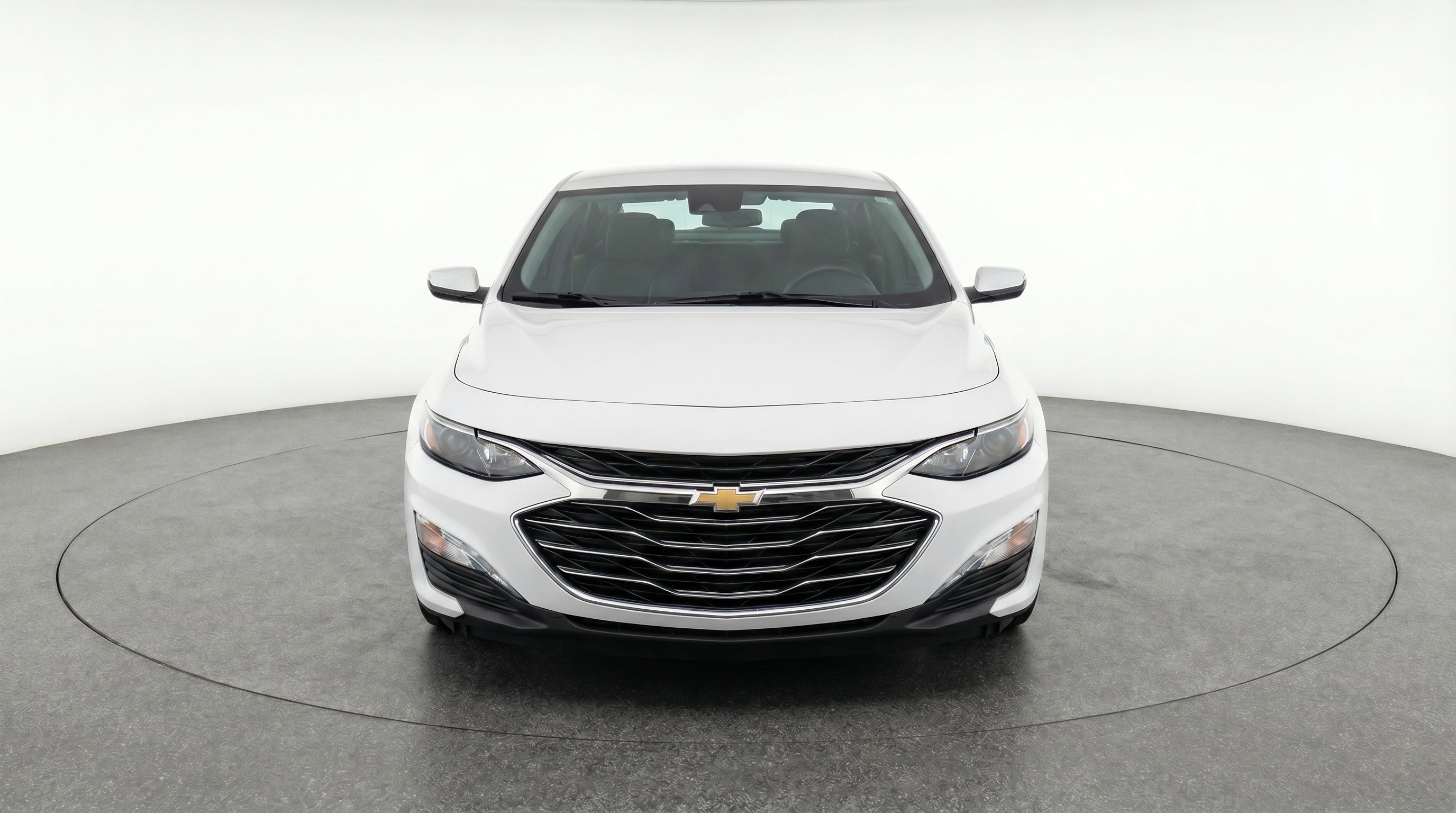 Used 2024 Chevrolet Malibu LT FWD image 2