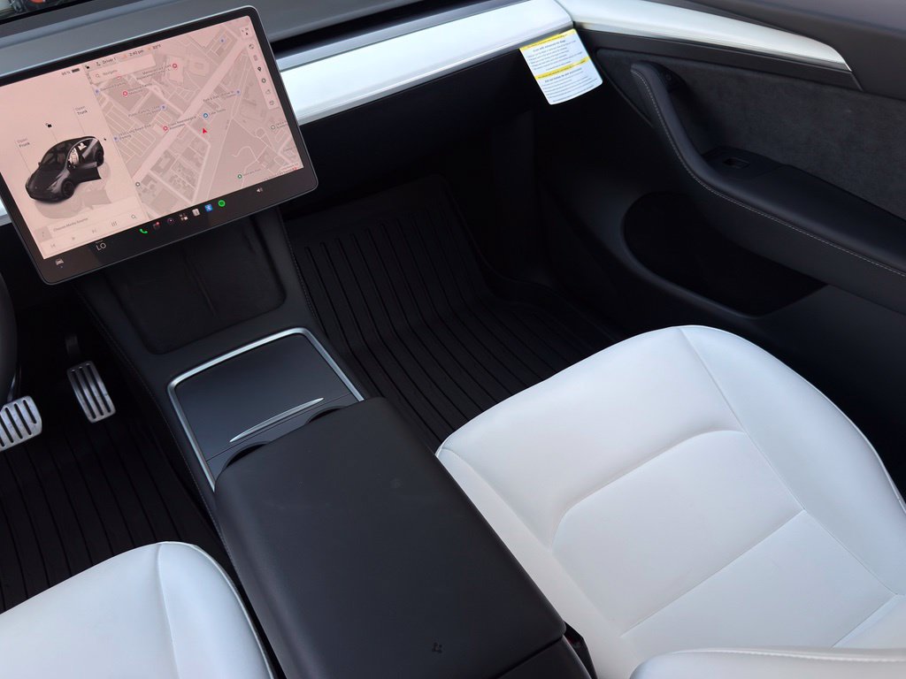Used 2023 Tesla Model Y Performance AWD/4WD image 9