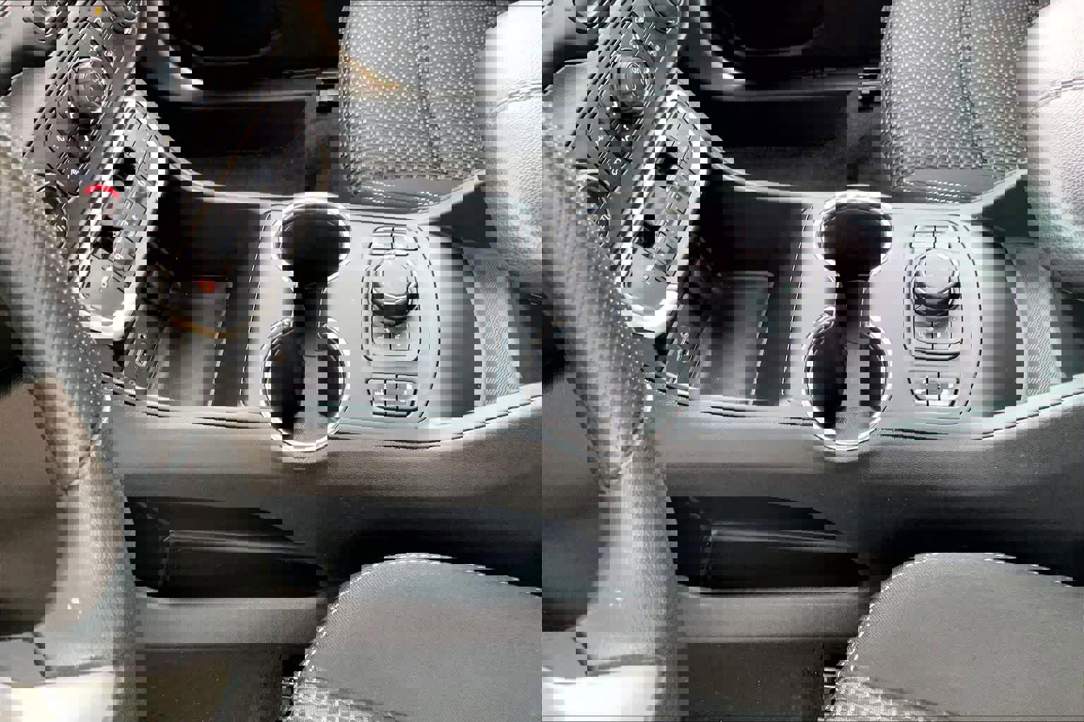 Used 2023 GMC Terrain SLE w/ Driver Convenience Package image 15