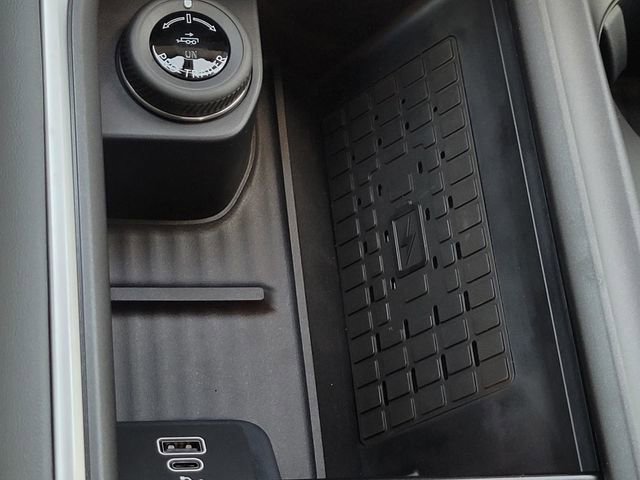 New 2025 Ford Expedition Active image 21