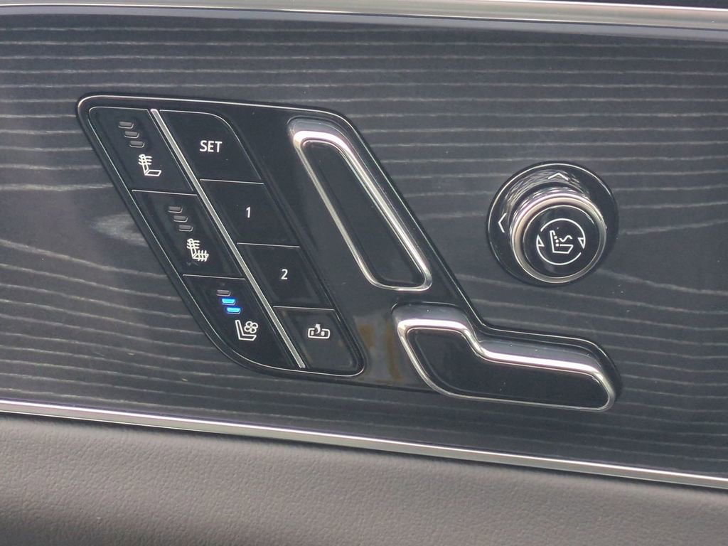 New 2026 Cadillac Lyriq V image 21