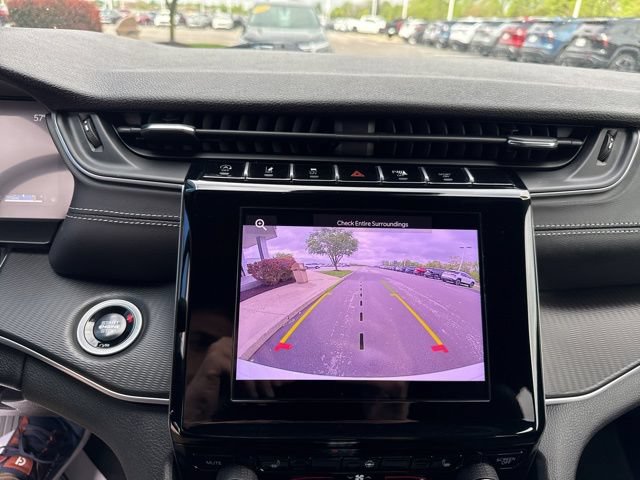 Used 2025 Jeep Grand Cherokee Altitude AWD/4WD image 26
