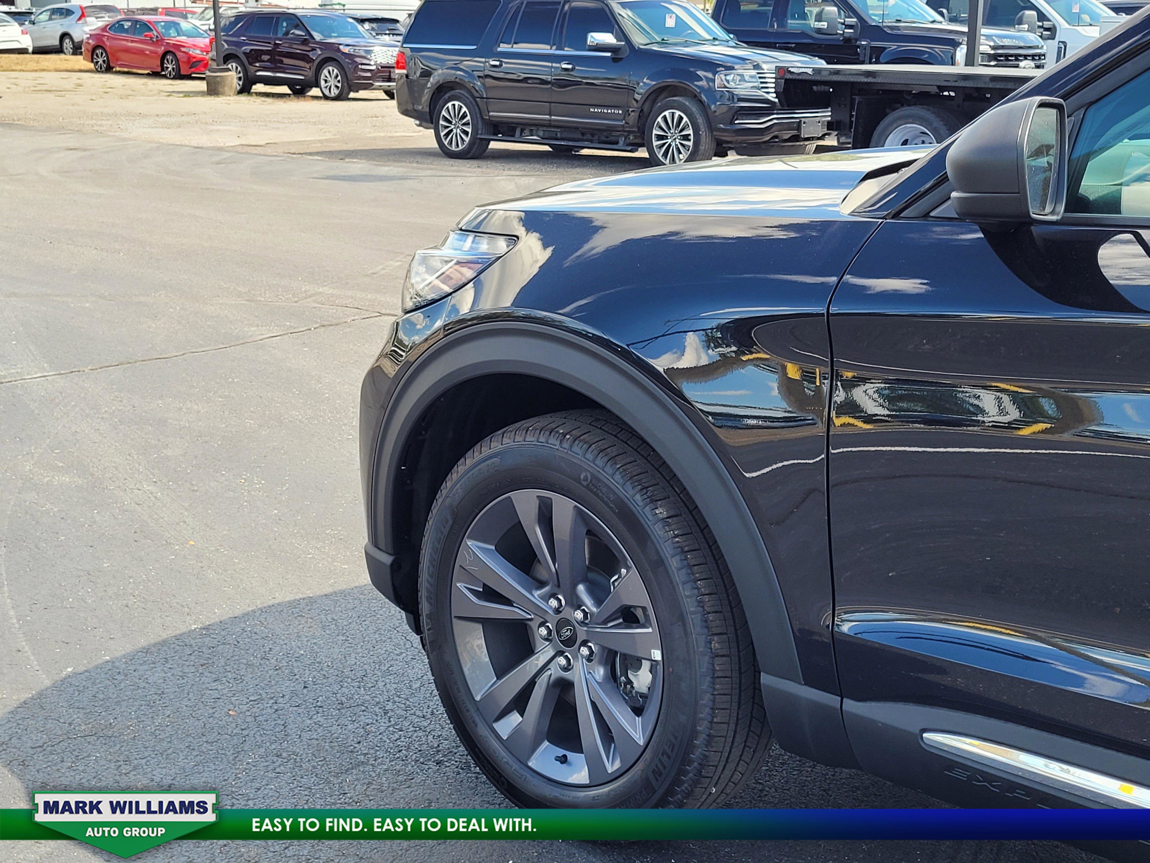 Used 2025 Ford Explorer Active w/ Active Comfort Package image 31