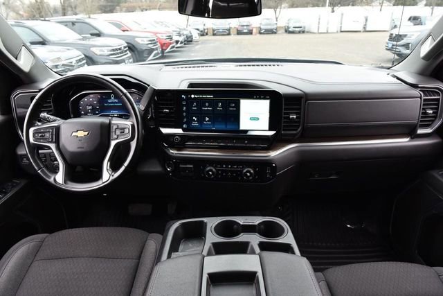 Used 2025 Chevrolet Silverado 1500 LT AWD/4WD image 8