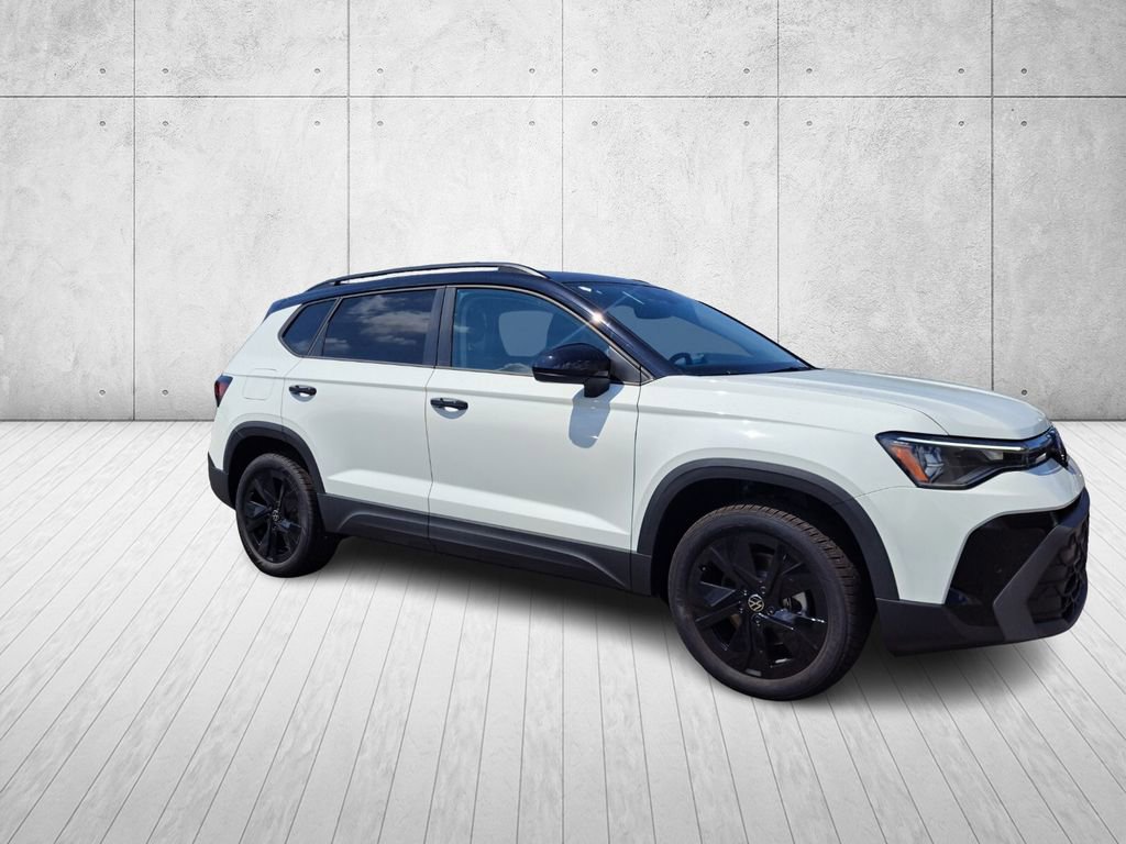 New 2025 Volkswagen Taos SE image 3