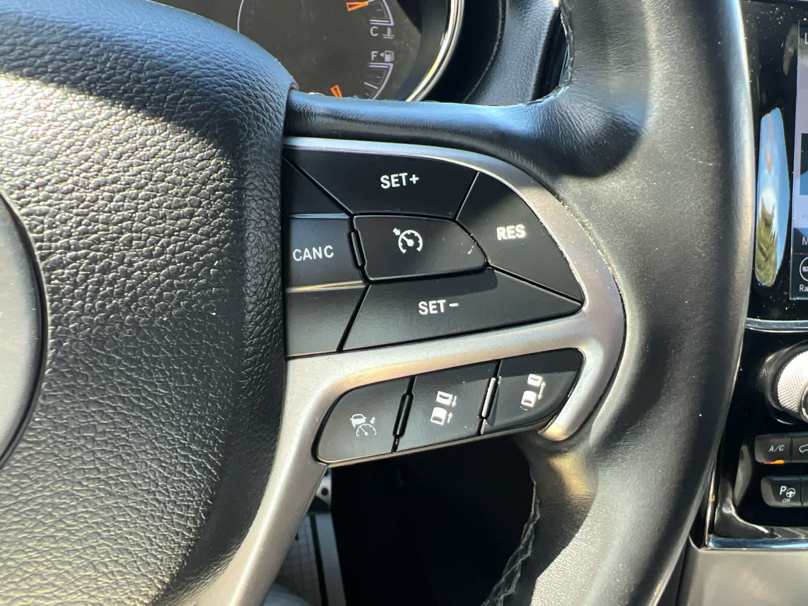 Used 2019 Jeep Grand Cherokee High Altitude AWD/4WD image 20