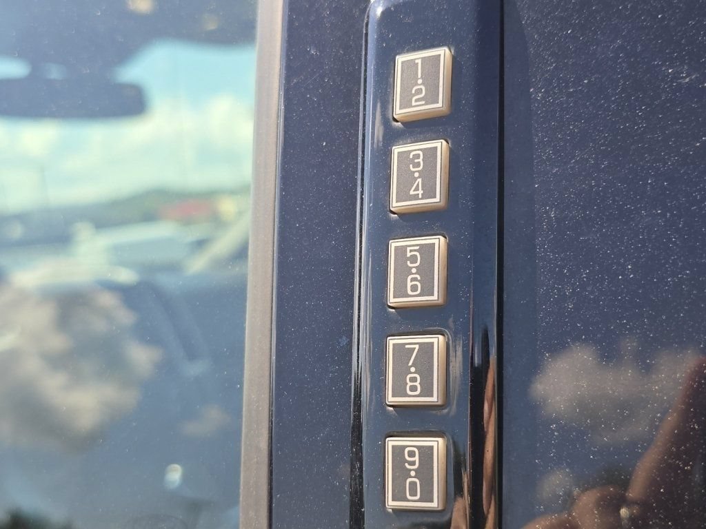 Used 2019 Ford F150 Lariat w/ Equipment Group 502A Luxury AWD/4WD image 16