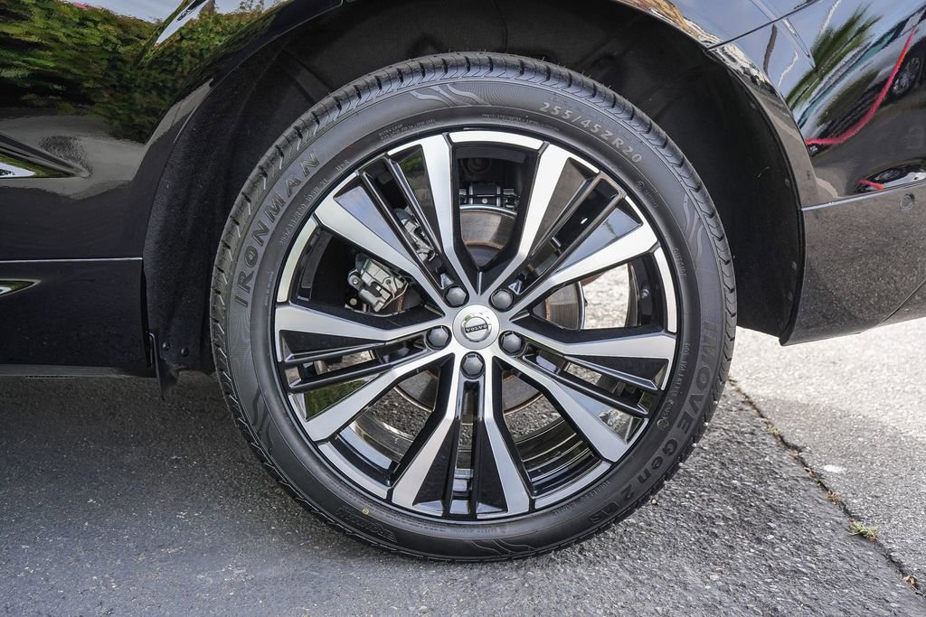 Used 2024 Volvo XC60 B5 Plus w/ Protection Package Premier AWD/4WD image 10