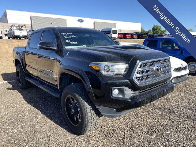 Used 2017 Toyota Tacoma TRD Sport w/ Tow Package (A/T) AWD/4WD image 5