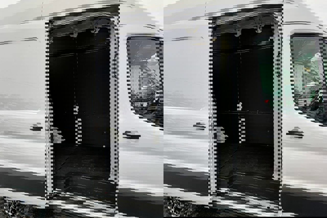 Used 2022 Ford E-Transit 148 High Roof w/ Load Area Protection Package image 16