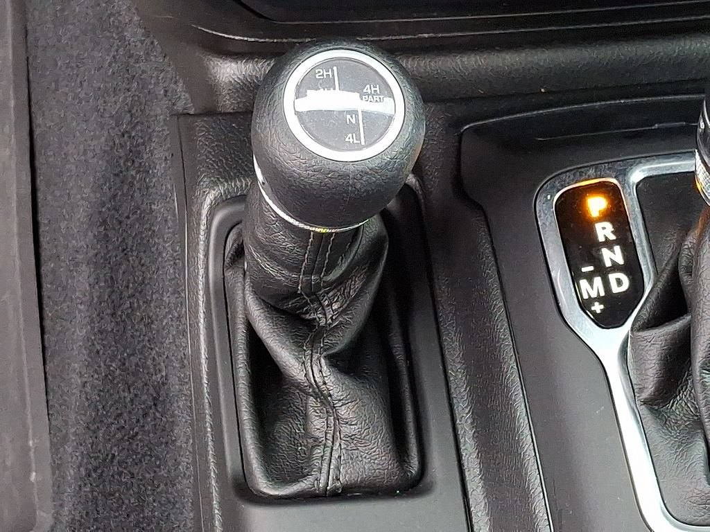 Used 2023 Jeep Wrangler Unlimited w/ Cold Weather Group AWD/4WD image 27