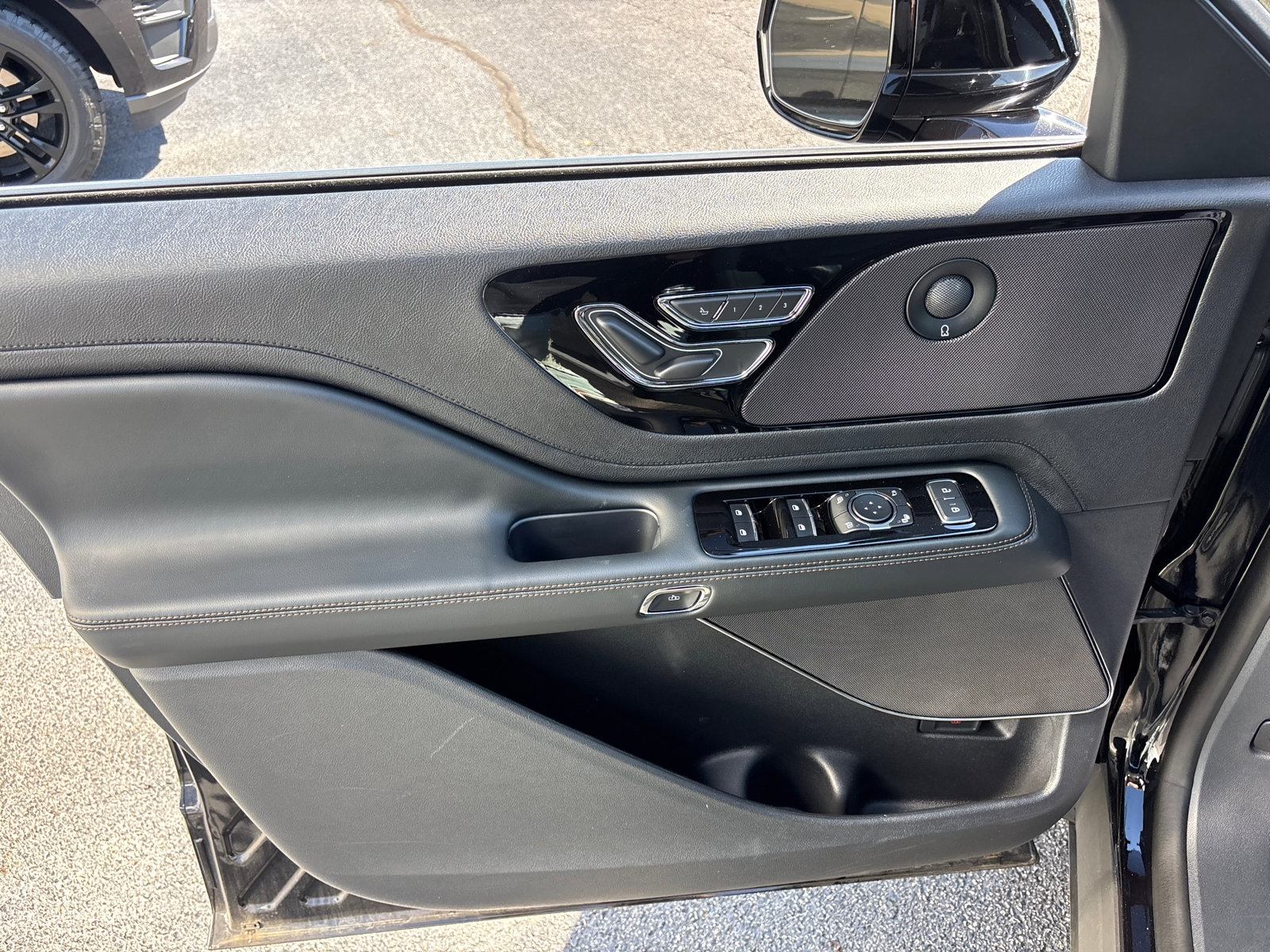 New 2025 Lincoln Aviator Reserve w/ Illumination Package image 10