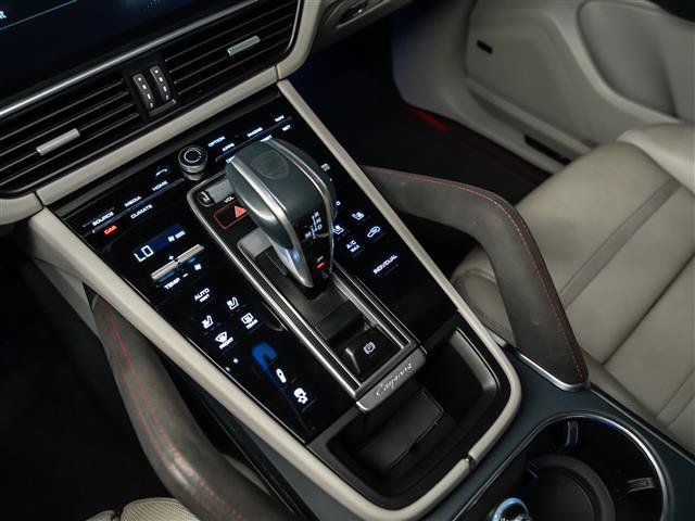 Certified 2023 Porsche Cayenne Turbo S AWD/4WD image 23