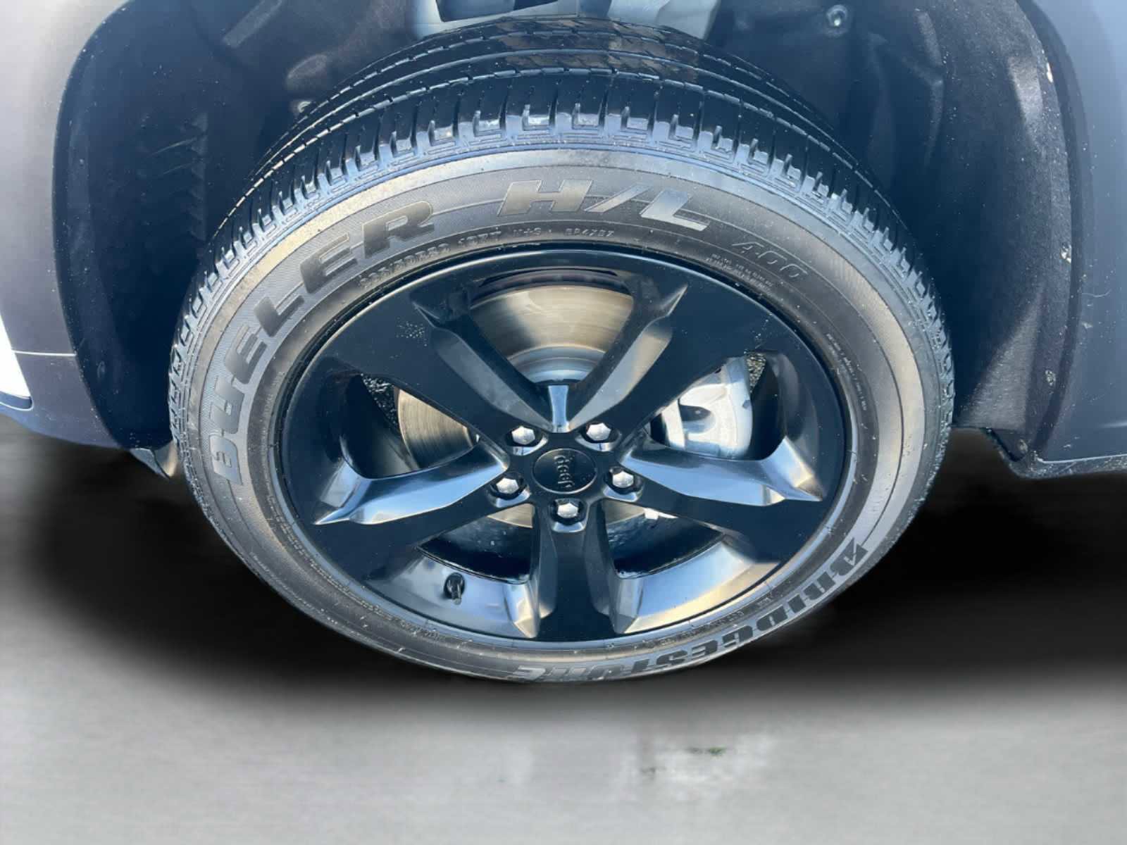 Used 2023 Jeep Grand Cherokee L Laredo image 11