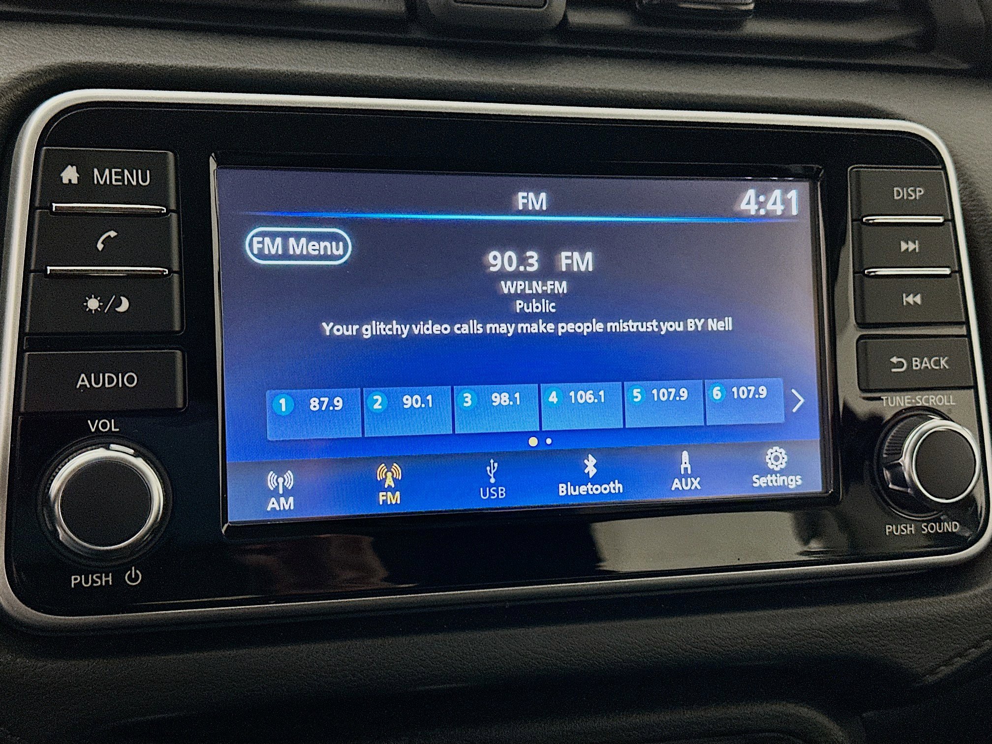 Used 2024 Nissan Versa S w/ Trunk Package image 19