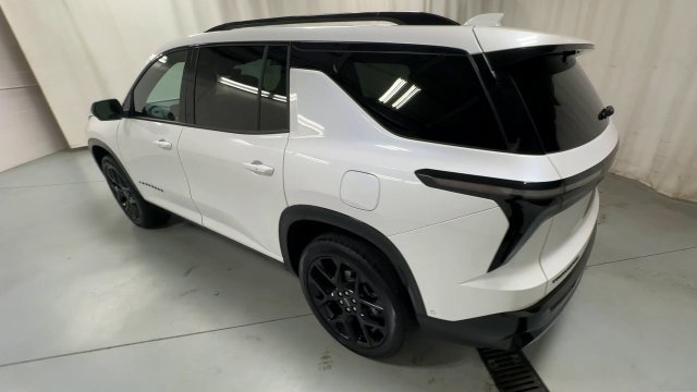 Used 2025 Chevrolet Traverse RS FWD image 6