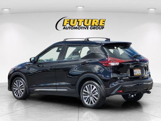 Used 2024 Nissan Kicks SR w/ SR Premium Package FWD image 7