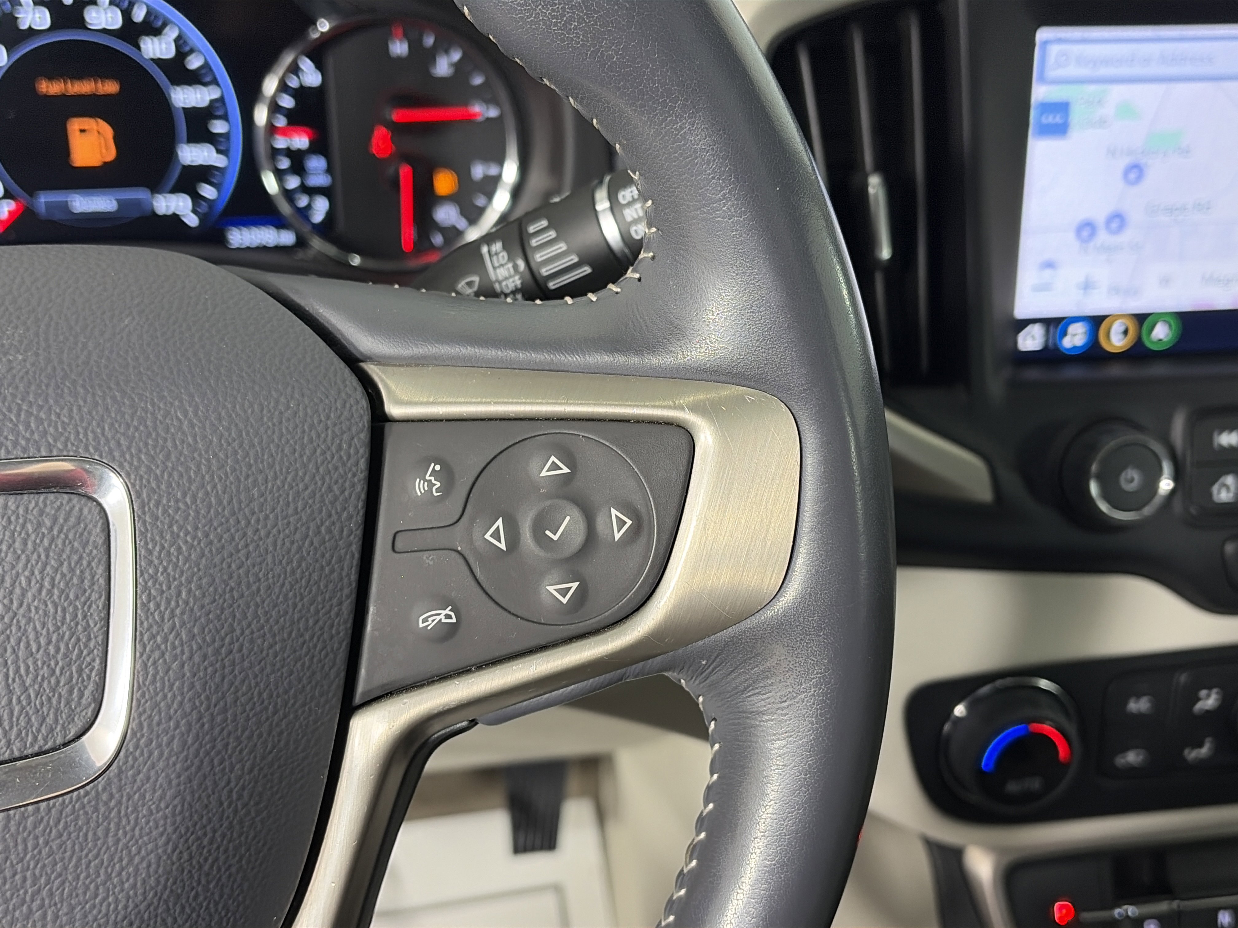 Used 2022 GMC Terrain Denali image 32