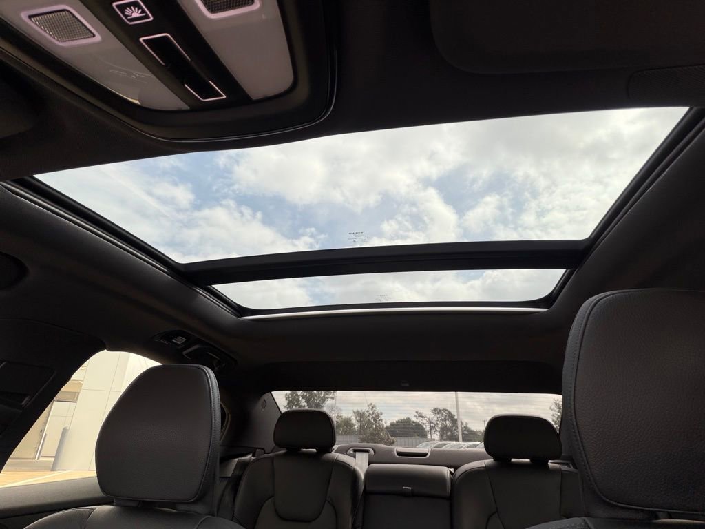 Used 2023 Volvo S60 B5 Plus image 22