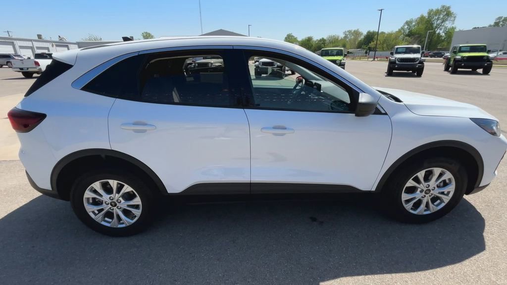 Used 2024 Ford Escape Active image 9