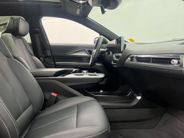 Used 2024 Cadillac Lyriq Tech RWD image 28
