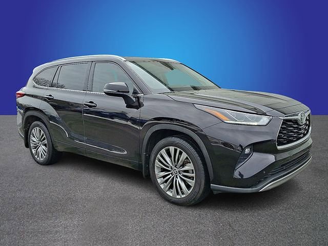 Used 2022 Toyota Highlander Platinum AWD/4WD image 3