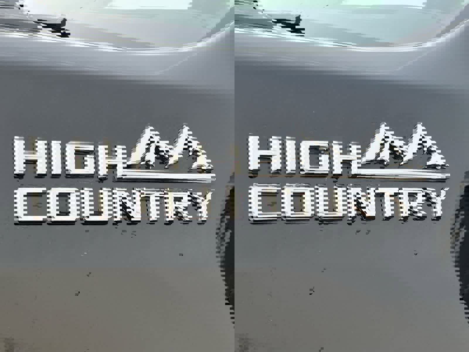 Used 2022 Chevrolet Silverado 2500 High Country w/ Z71 Off-Road Package image 12