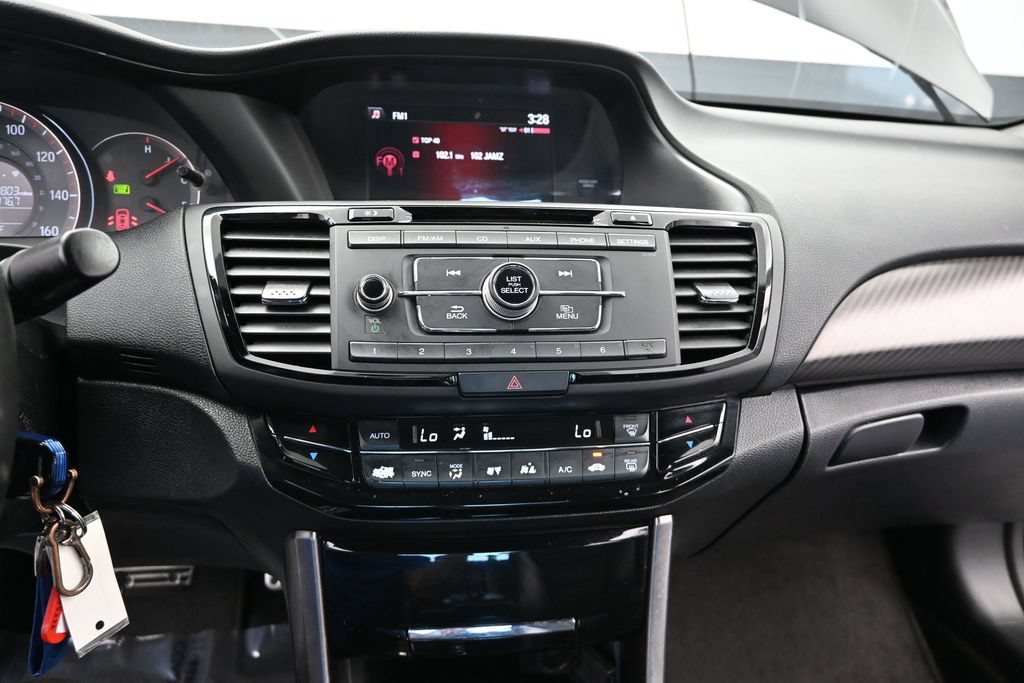 Used 2017 Honda Accord Sport image 15
