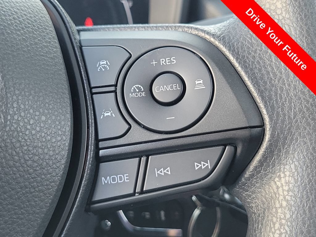 Used 2026 Toyota Corolla LE FWD image 6