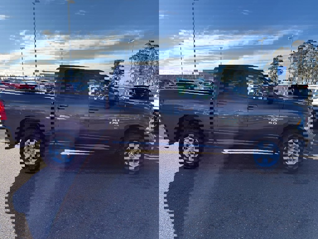 Used 2021 RAM 1500 Classic SLT image 8